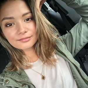 Meet your Posher, Claudia